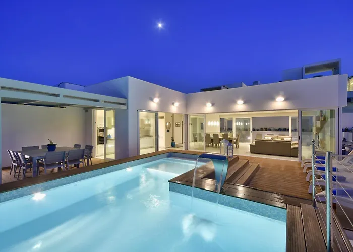 Villa Blu - Family Villa With Indoor Heated Pool, Sauna And Games Room