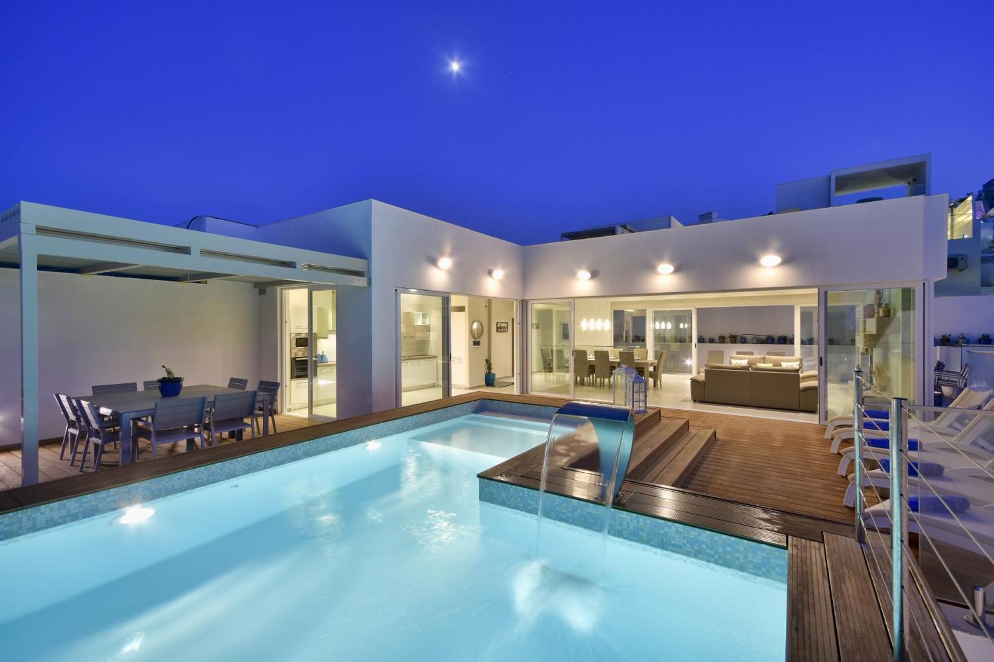 Blu - Family With Indoor Heated Pool, Sauna And Games Mellieha