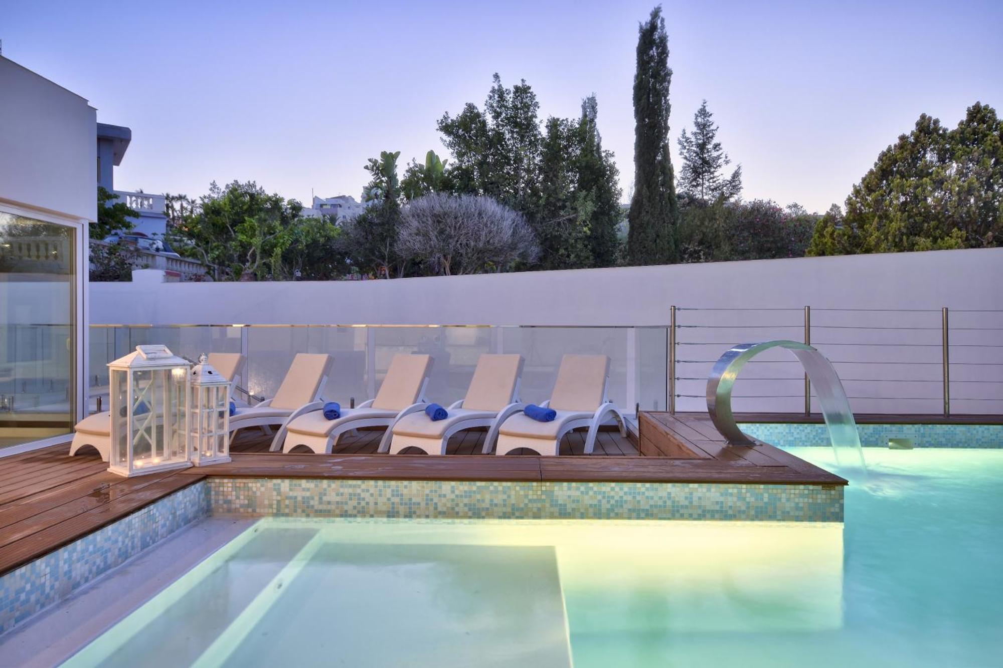Blu - Family With Indoor Heated Pool, Sauna And Games Villa