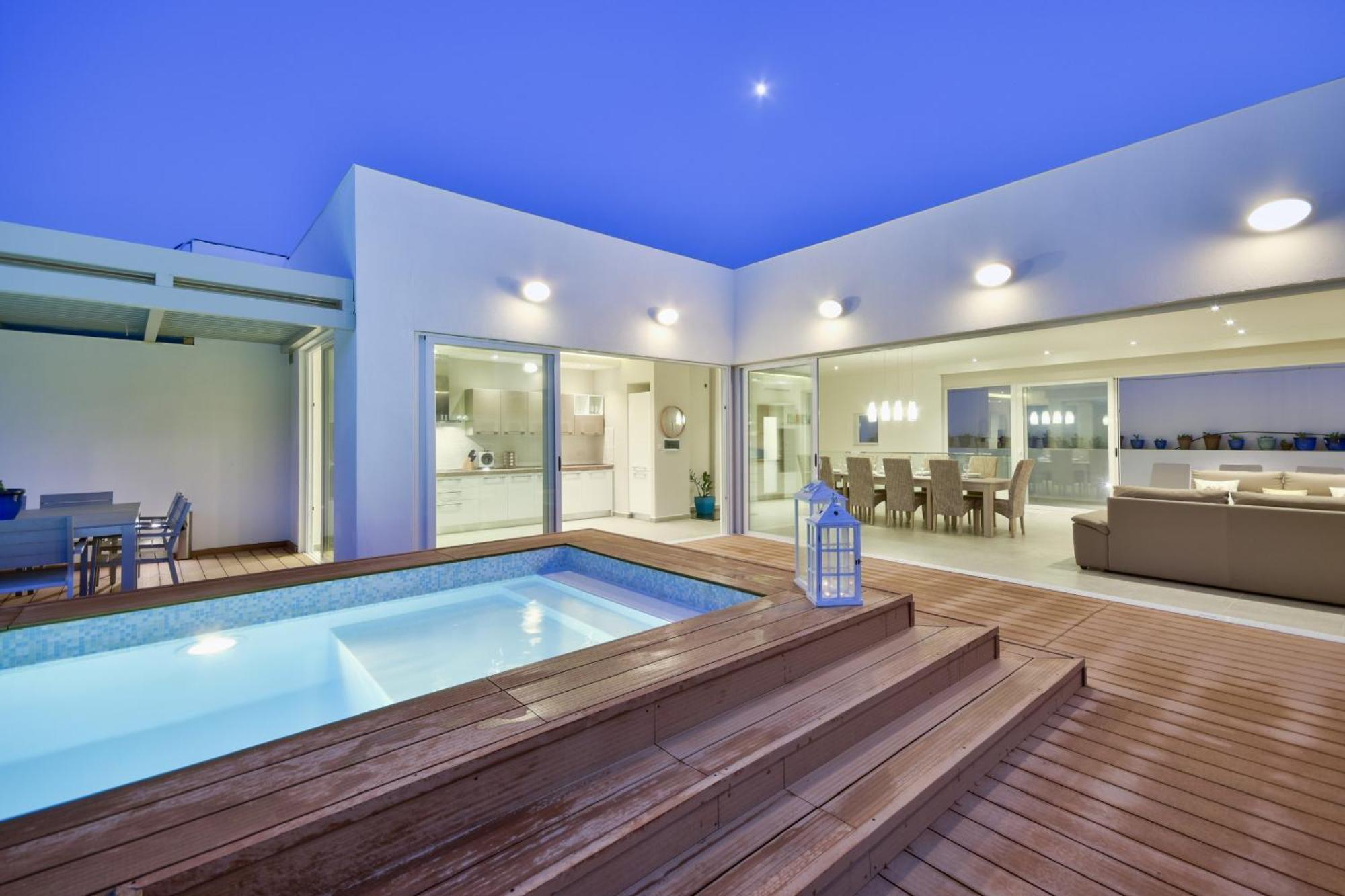 Blu - Family With Indoor Heated Pool, Sauna And Games *