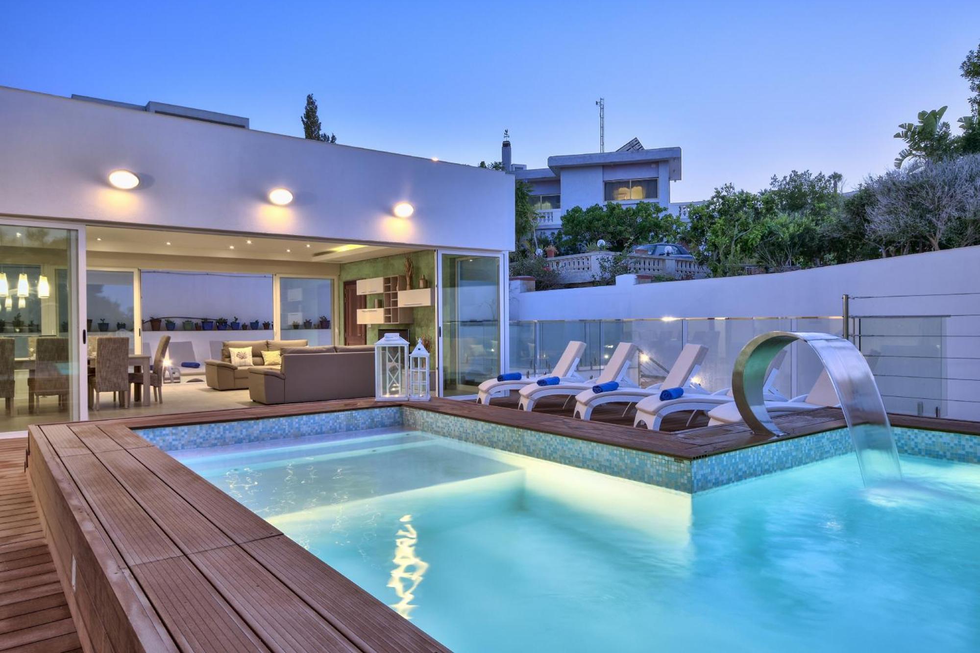 Blu - Family With Indoor Heated Pool, Sauna And Games *
