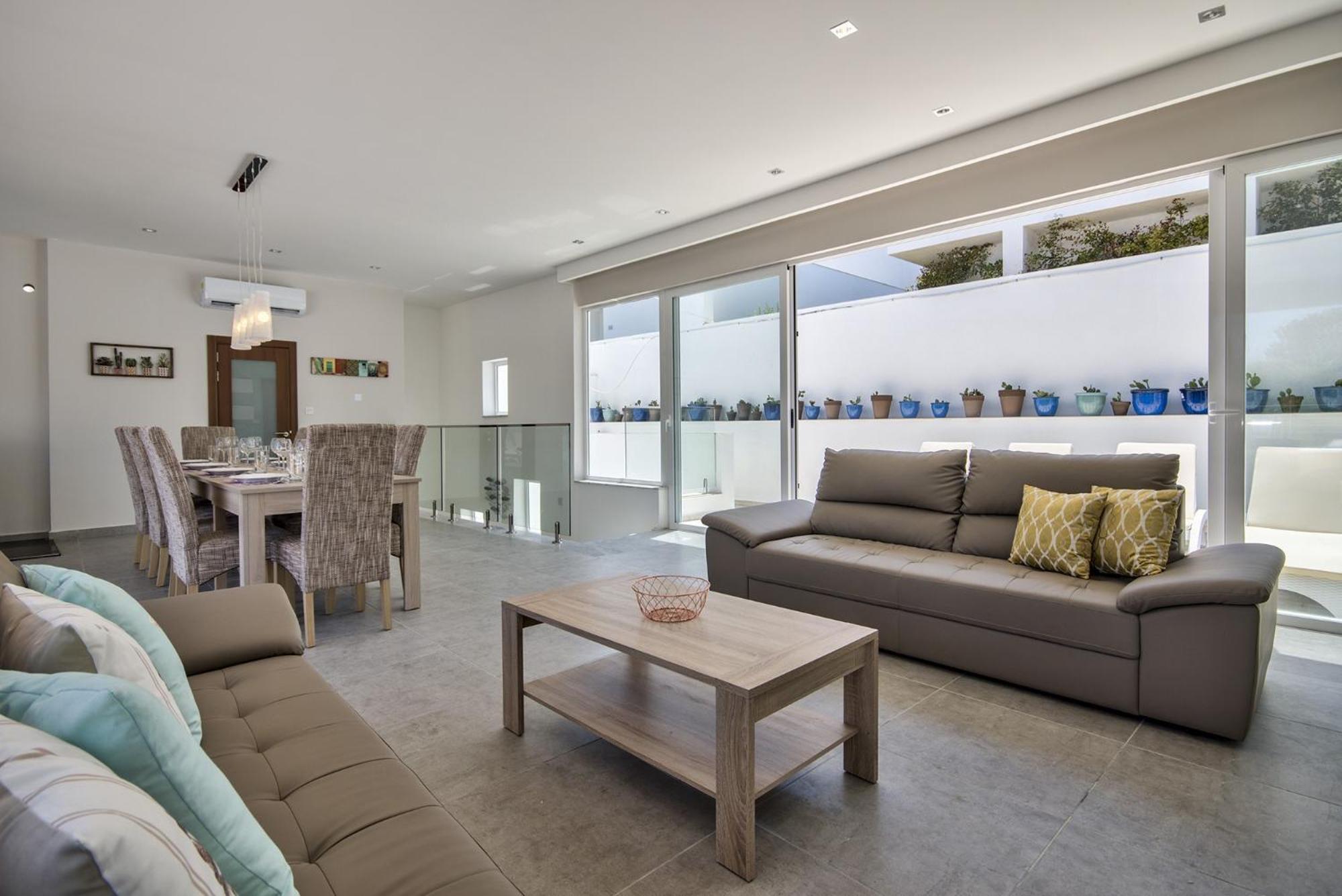 Villa Blu - Family With Indoor Heated Pool, Sauna And Games