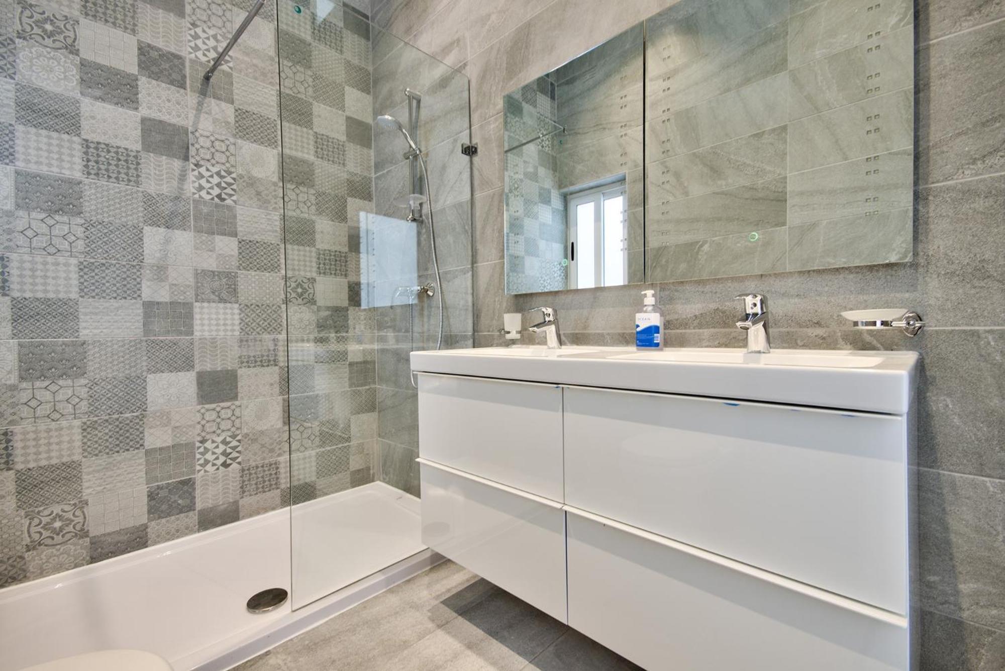 Blu - Family With Indoor Heated Pool, Sauna And Games * Mellieha