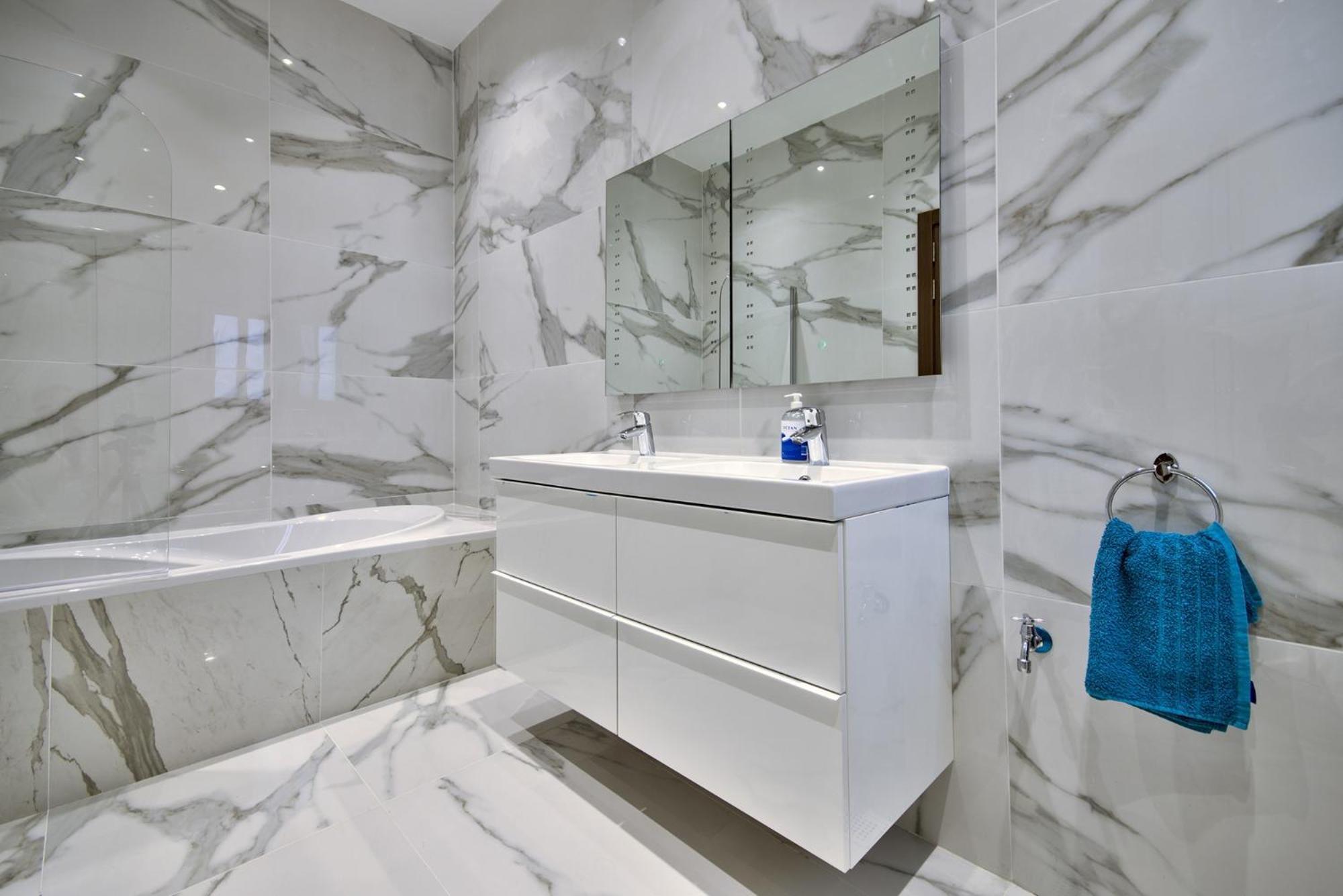 Villa Blu - Family With Indoor Heated Pool, Sauna And Games