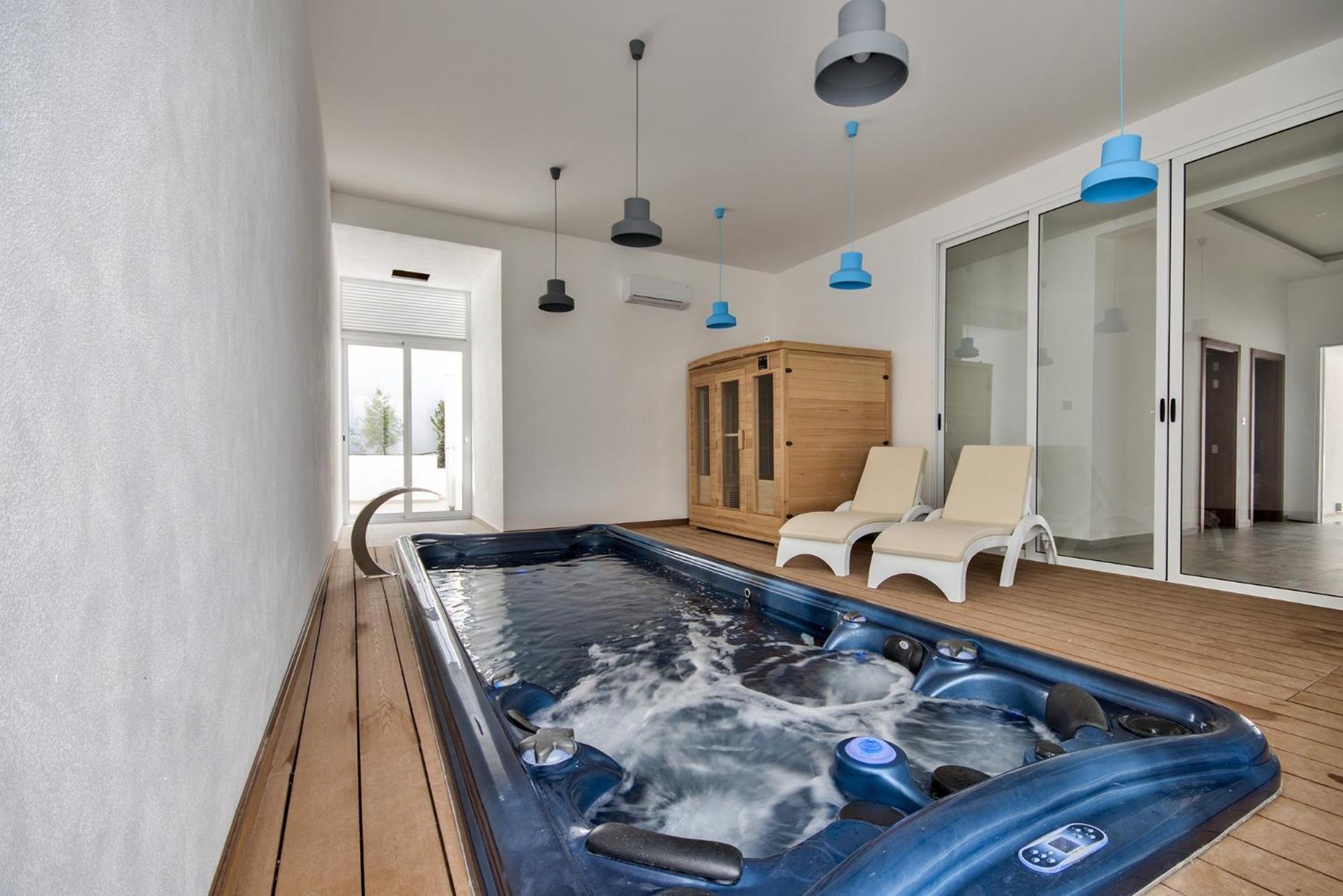 Blu - Family With Indoor Heated Pool, Sauna And Games Villa